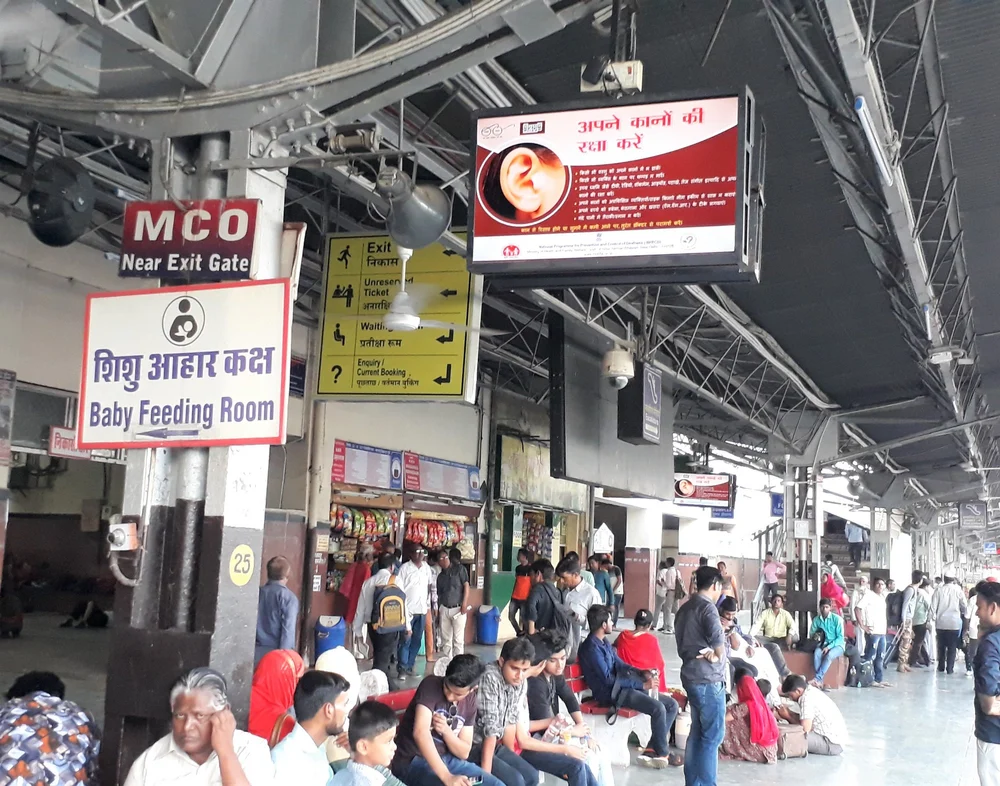 Railway Platform Board Advertising Service